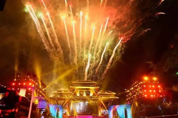 首战告捷大获全胜,初战告捷捷报频传