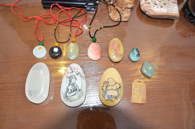 一块原矿石在他手中能变艺术孤品