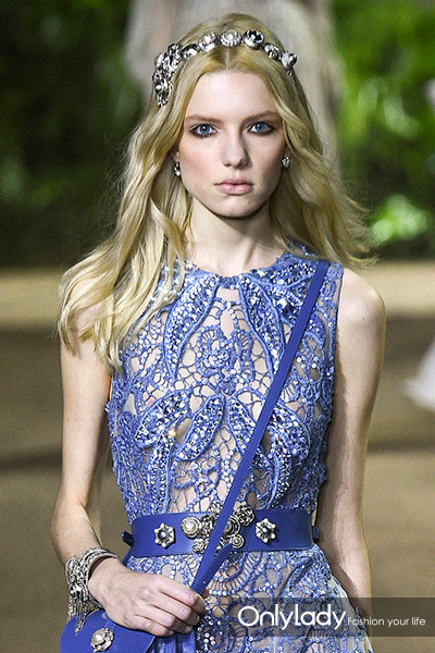 头发上的装饰发夹,头发上的装饰钻石