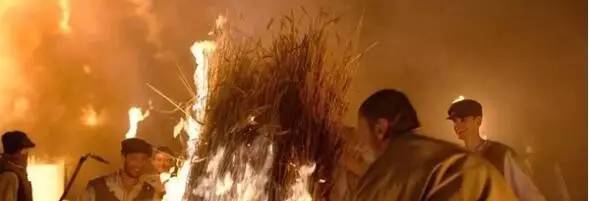 再现地狱！扣眼掏肠、滚水刮皮、焚烧幼童，这只是真实的十分之一