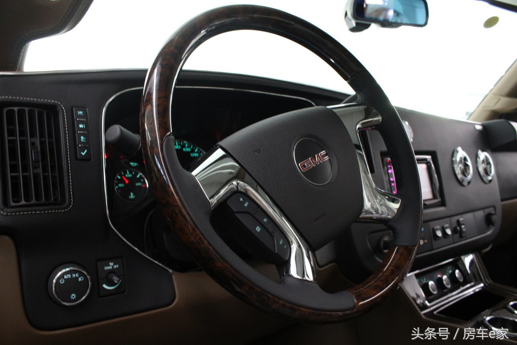 奔驰埃尔法商务车改装房车,gmc和埃尔法房车