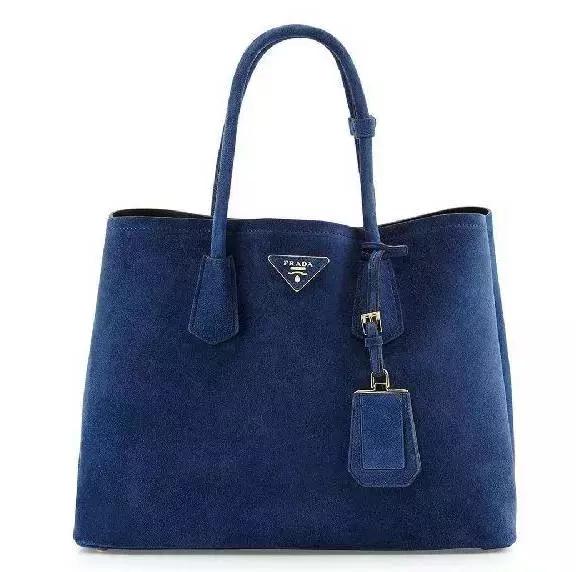 prada包包星巴克联名每家限量多少,prada女式包包价格及图片官网