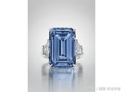 世界最奢华钻石耳环图片,世界上最漂亮的红色钻石耳环