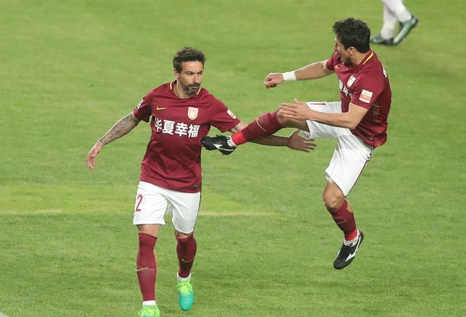 中超跑不死粗中带细,海豹式顶球大秀球技,本土球员谁会了?