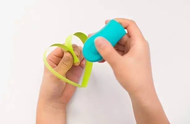 花环贺卡diy,幼儿园花朵卡纸手工贺卡