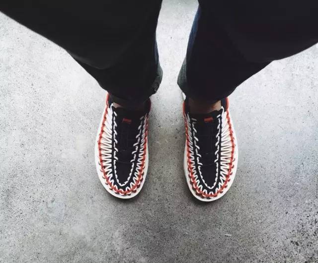 夏天来了该穿凉鞋了,穿凉鞋的季节到了