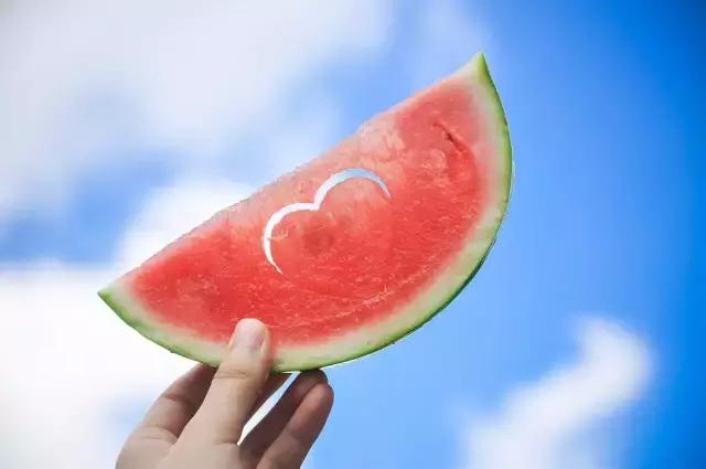 夏日水果如何吃中医教你健康吃,一张表告诉你水果怎么吃更健康