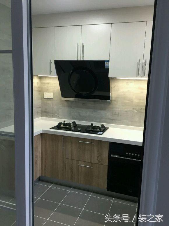 三室二厅装修样板间耗时三个多月,过程很揪心,但最终效果很温馨