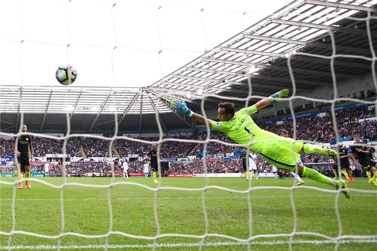 诺伊尔世界杯表现,诺伊尔门将出击足球封神榜