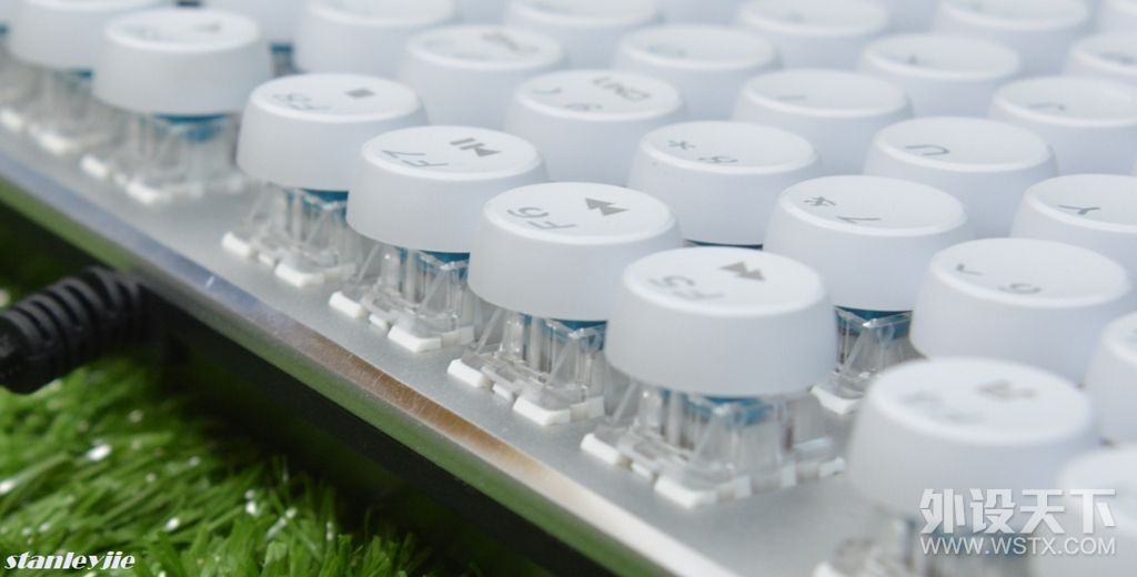 腹灵光轴机械键盘怎么样,红轴104机械键盘测评