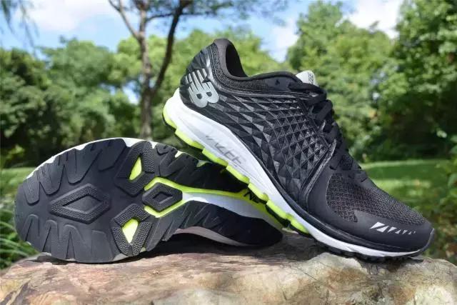 谁说跑鞋不贵？一篇文章刷新你的跑鞋新上限！