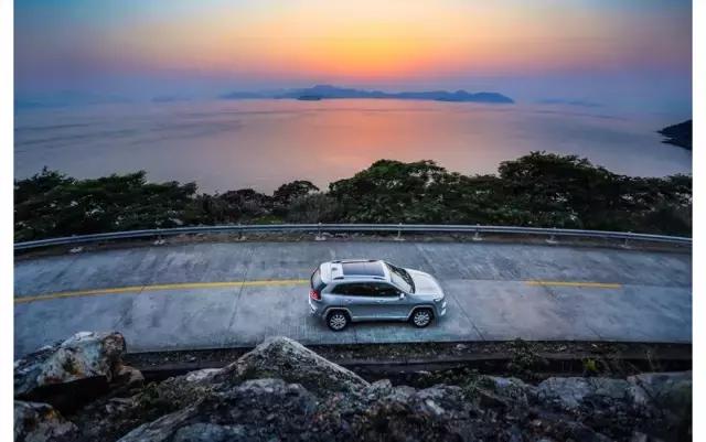 jeep自由光试驾第一视角,性价比凸显试驾国产jeep自由光