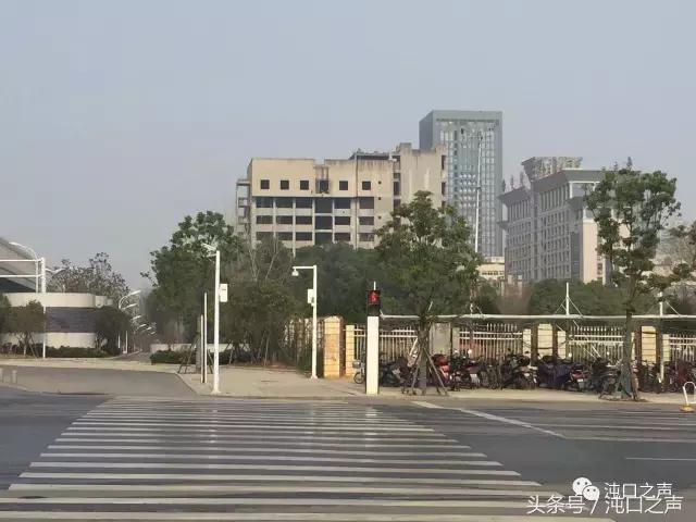 烂尾楼拆除爆破,烂尾楼被爆破拆除