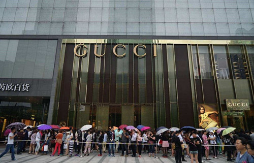 gucci奢侈品店面,gucci真的马上就不是奢侈品了吗