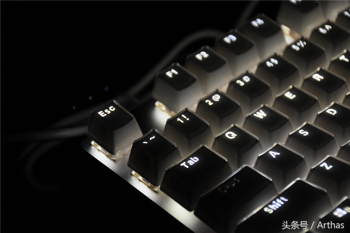 雷柏v500pro快银轴键盘测评,雷柏v500s冰晶版怎么调灯光
