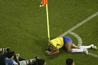 足球最明显的假摔,足球史上最佳假摔