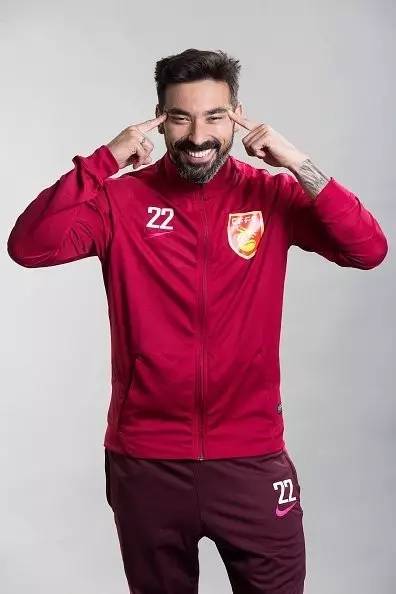 拉维奇的搞笑视频,拉维奇采访视频