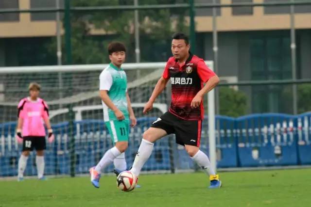 前武汉籍国脚助阵2017足球城超楚风合力3-2绝杀东风本田