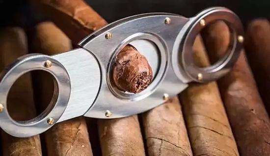 抽雪茄和抽烟是一样的吗,抽雪茄但不抽卷烟