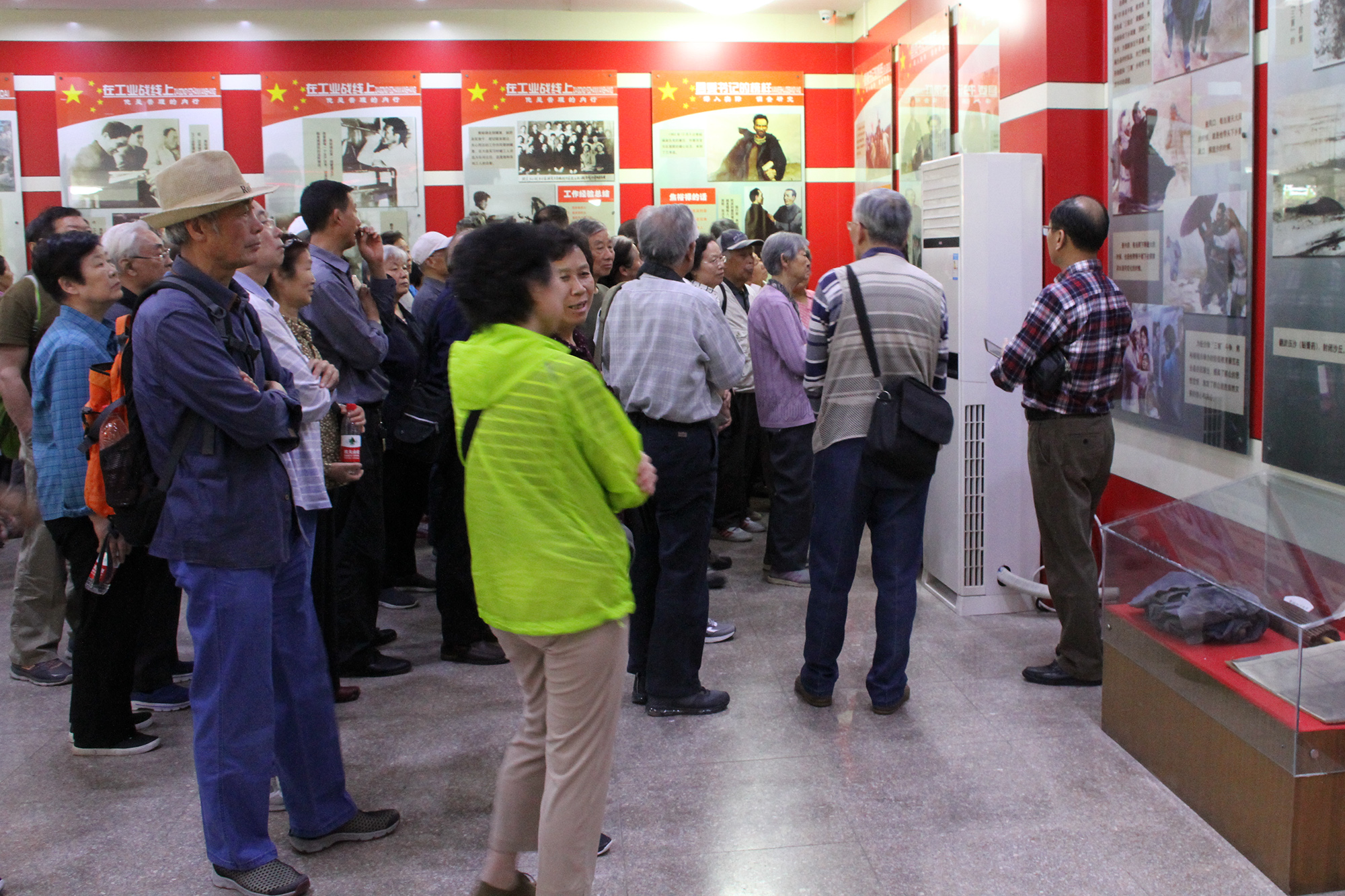 追寻红色记忆传承英模精神,寻访红色足迹学习英模精神