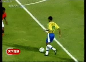 盘点绿茵场上精彩过人,比武打片还精彩的格斗比赛