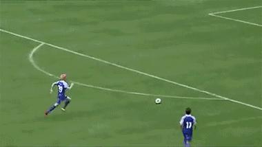 鹿晗踢球和小鲜肉踢球的区别,鹿晗踢球是内娱最好的吗