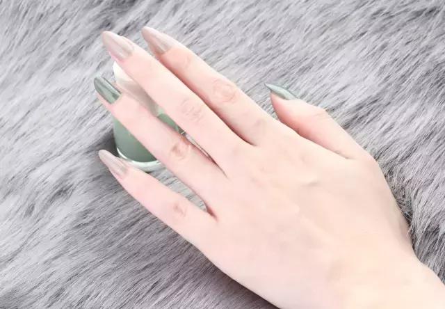 手是女人的第二张脸你们说对吗,手是女人的第二张脸谁说的