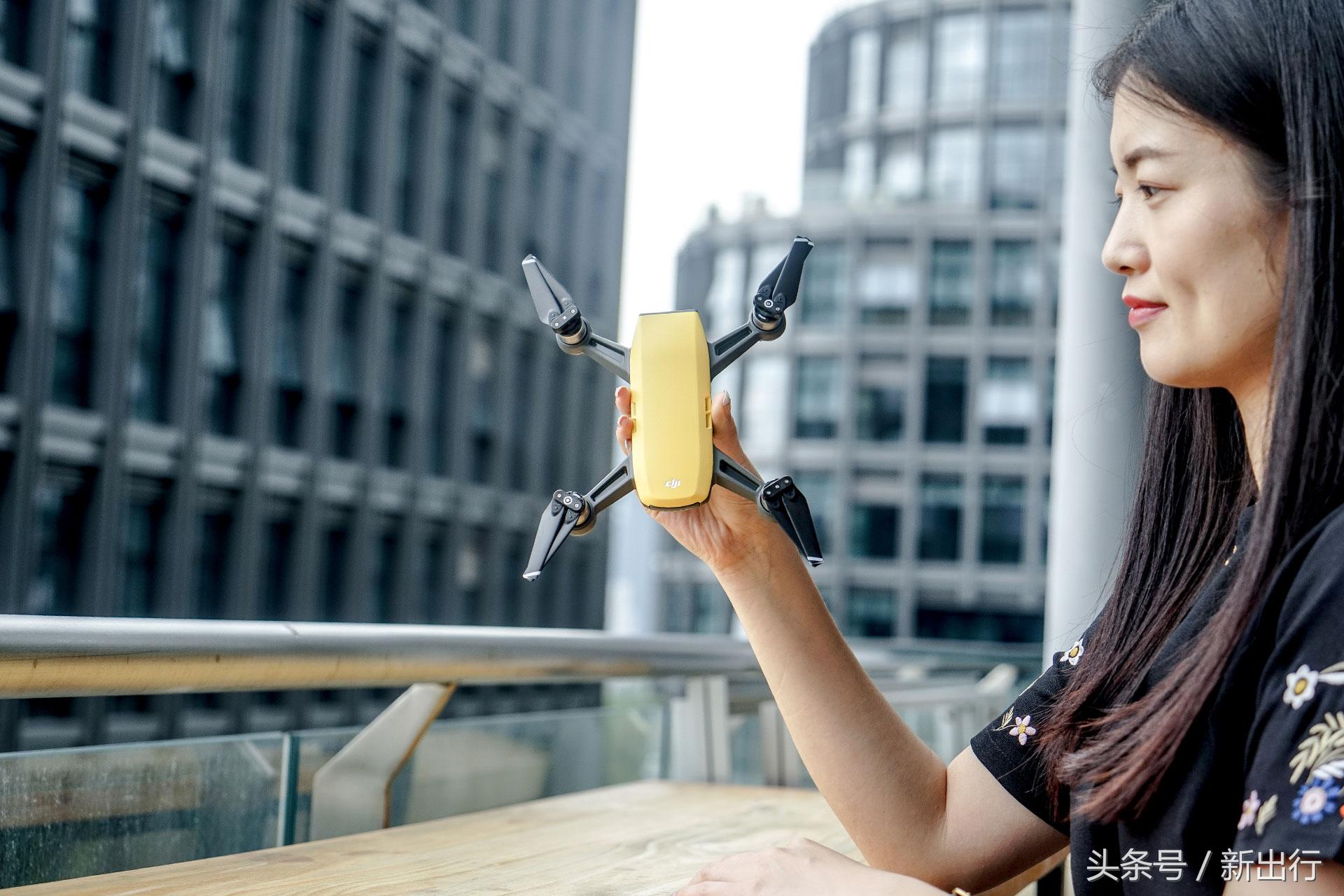 大疆晓spark遥控器无法充电,大疆晓spark遥控器和御air通用吗