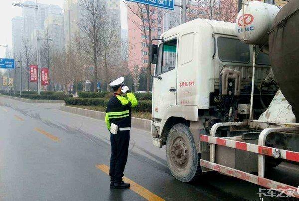 看见别人做什么赚钱就想做什么,看到别人赚钱就想进入哪个行业