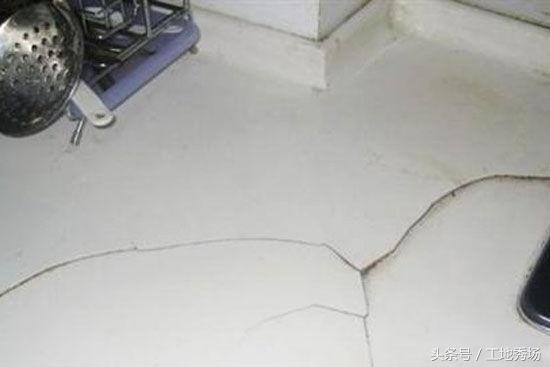 用了10年的橱柜坏了,用了一年厨房大理石台面有裂缝