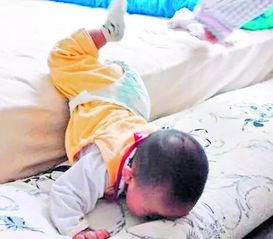 宝宝不慎摔倒,宝宝不小心摔倒你会怎么安慰