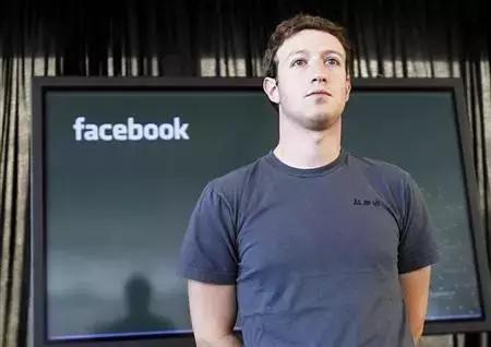 最舒服的纯色t恤,一件白t恤玩转你的春夏衣橱