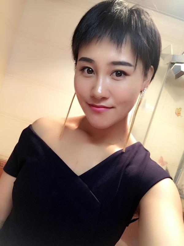 唯一的不足就是下摆那里会翘起来