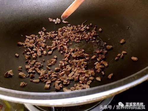 宝宝查血缺铁了，麻麻自制猪肝粉来食补！