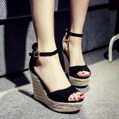 凉鞋与牛仔裤搭配技巧,八厘米一字高跟凉鞋配牛仔裤