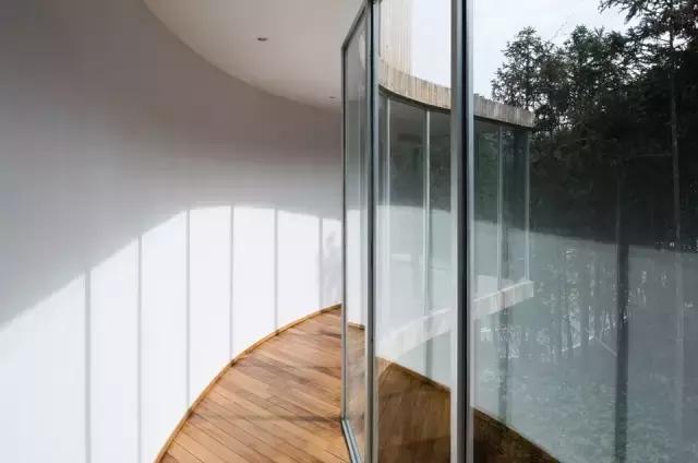 他们把3栋绝美树屋藏进了世外桃源里，用设计让你回归自然