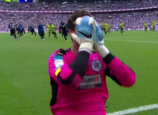 哈德斯菲尔德球衣2018,英冠哈德斯菲尔德主场球衣