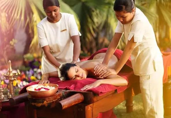 菲律宾靠近马尼拉好玩的地方,菲律宾离中国最近的岛