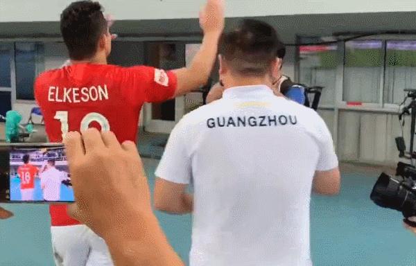 用湖人球衣要埃尔克森的签名?国内球迷文化堪忧!