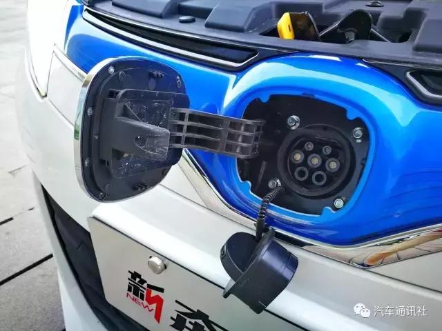 奇瑞小蚂蚁驾车体验视频,奔奔e-star和奇瑞小蚂蚁