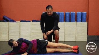 足球运动员健身的训练方法,足球拉伸训练100个经典动作