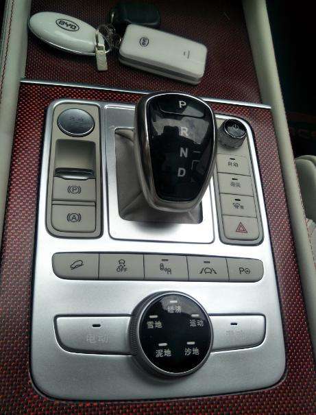 比亚迪车标变化史,比亚迪车内饰一言难尽