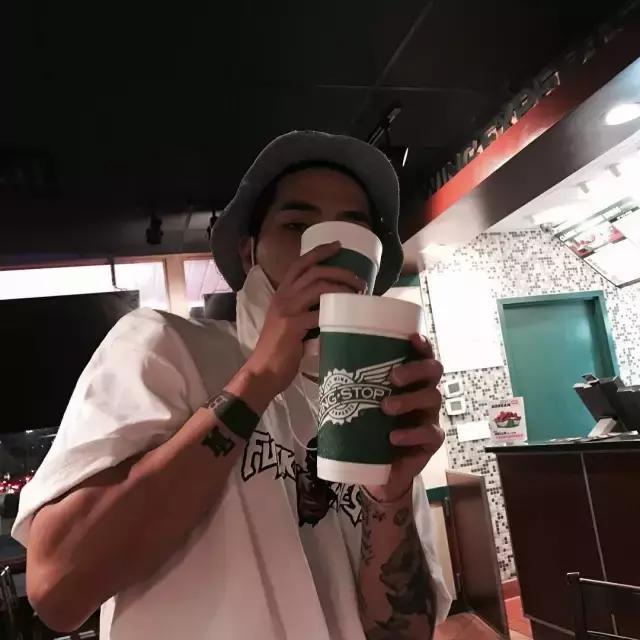 头条｜除了GD，他才是韩国嘻哈圈最会穿衣男人！