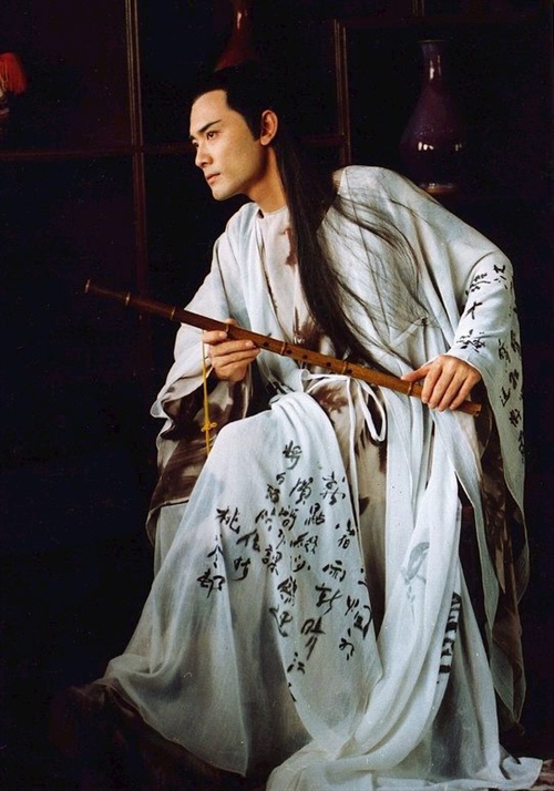 有美人沟的演员都大火，在剧中美人沟都散发魅力，来比比胡歌和易烊千玺的谁帅，看看谭松韵和朴信惠的谁美