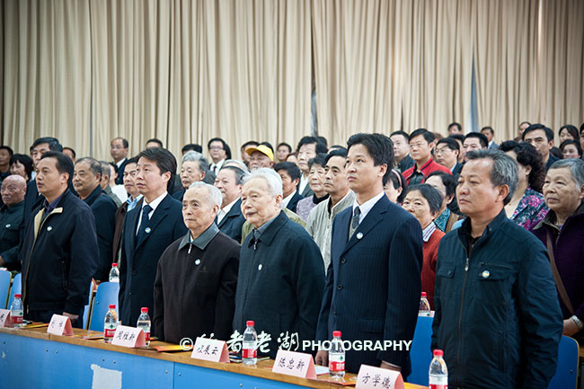 高考对我们来说是小菜一碟，黄冈中学真有那么虐人吗