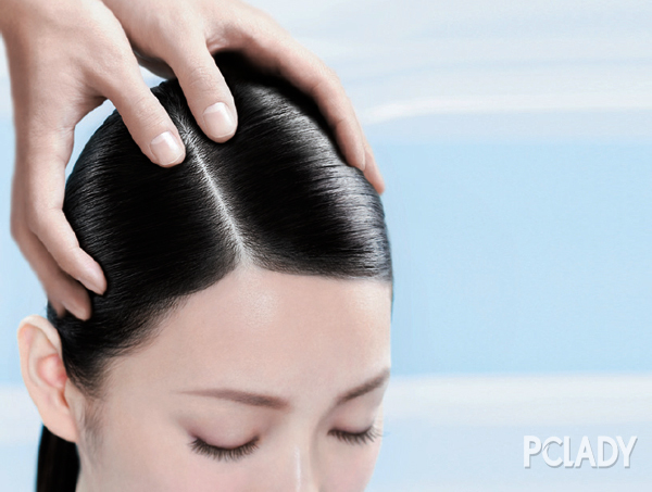 夏天头发总是湿的怎么回事,为什么头发黏黏腻腻的