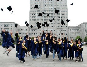 再升级！汽车巡展走进长清大学城｜快来看看你人生的第一部车！