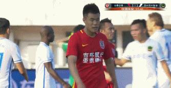 染红门将真乃性情中人！被骂后冲对方看台庆祝为娶媳妇丢主力