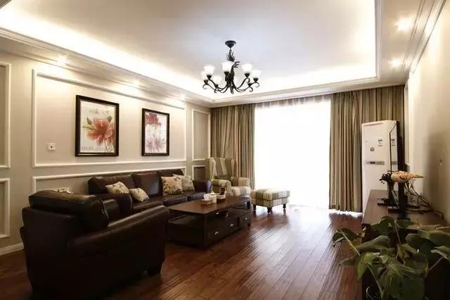 昆明未名城婚房装修，卫生间装了隐形门，朋友来做客到处找厕所！