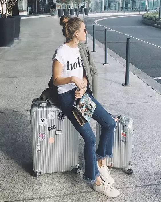 仙女们难道不应该买出国门，买向世界吗？